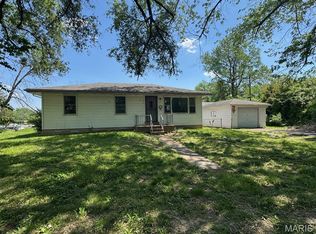 9984 Duke Dr, Saint Louis, MO 63136