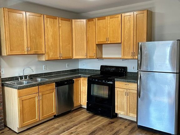 2nd image of 39 Peterboro St #66-201