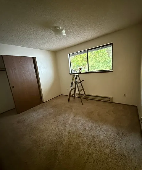 709 F Pl NE #3 — Photo 2
