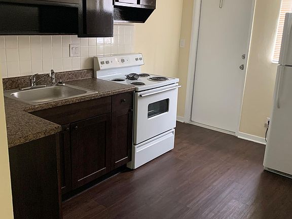 5th image of 1102 SE 3rd St APT 2