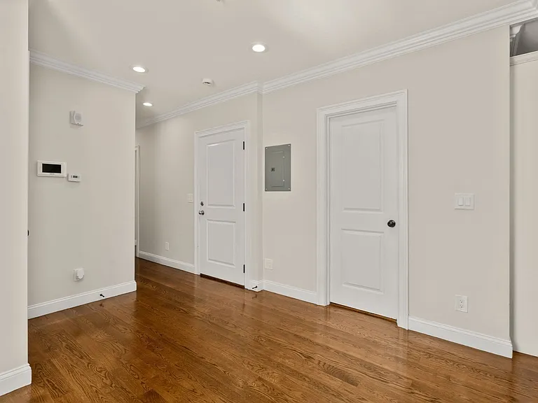 39 W Walnut Park #1 — Photo 7