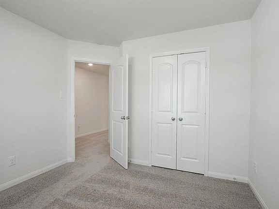 4th image of 10734 Hillside Creek Dr