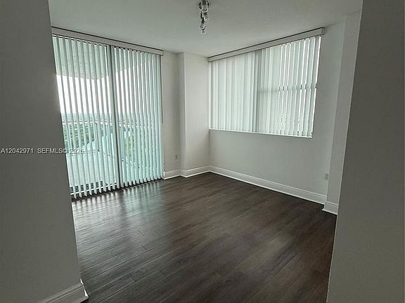 5th image of 2681 NW Flamingo Rd #2101S