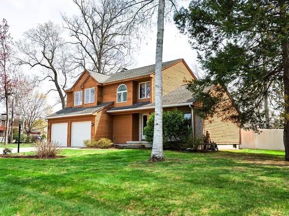 7 Marla Pl, Agawam, MA 01001