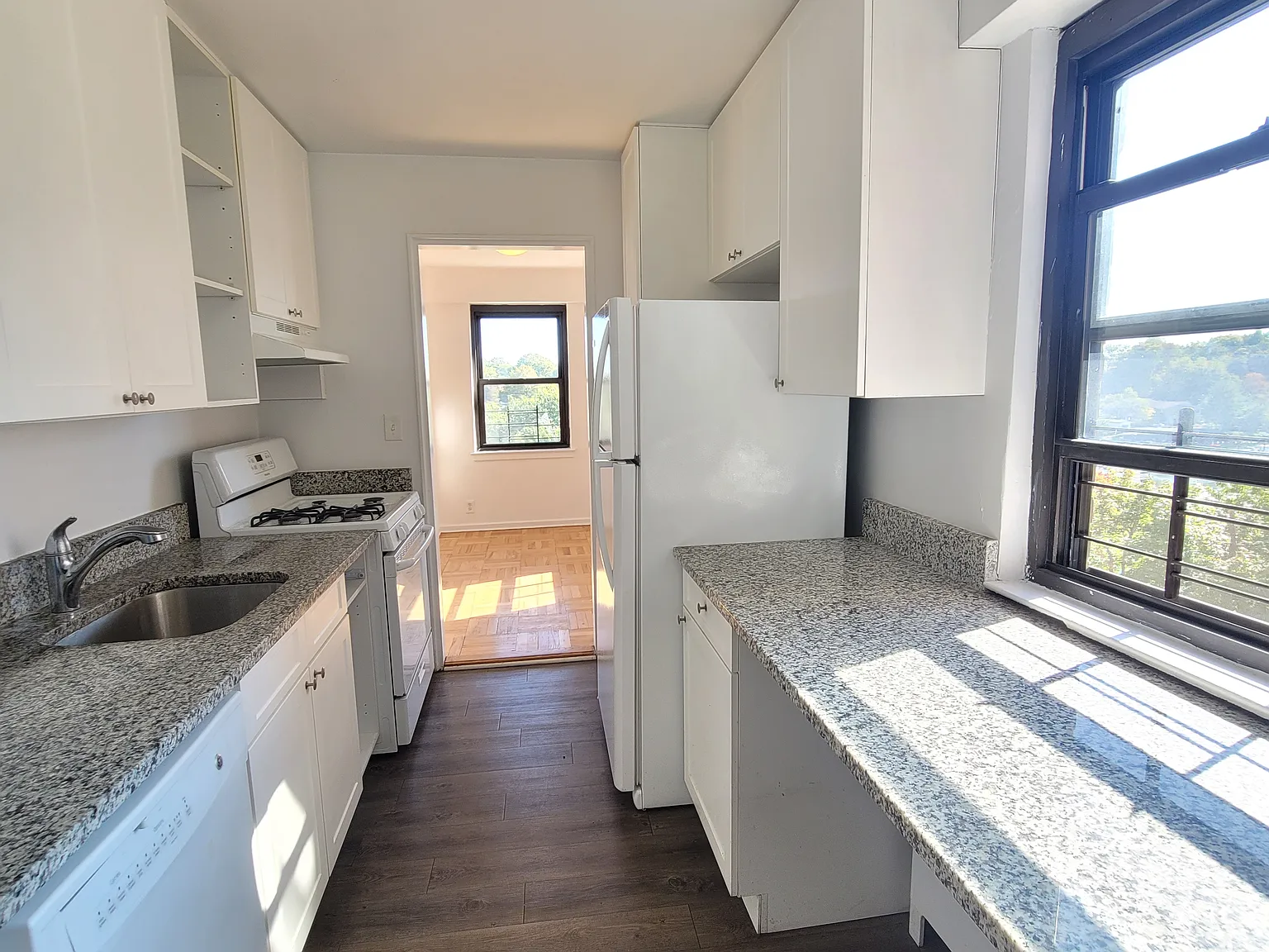 Pelham Rd, New Rochelle — Photo 4