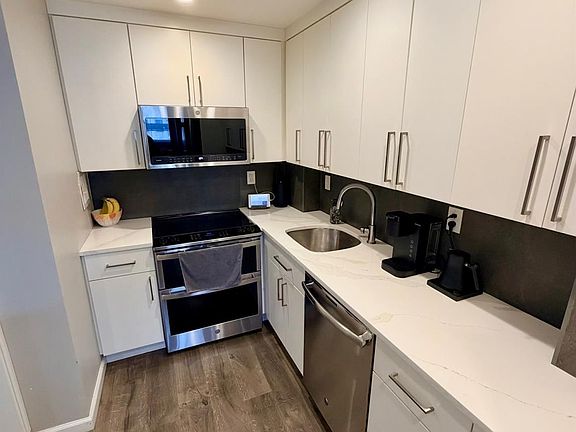 4th image of 360 Shore Rd APT 9B