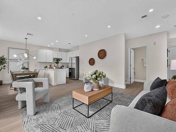2nd image of 1911 Vida Ct
