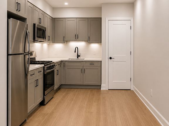 5th image of 125 Arlington St APT 2