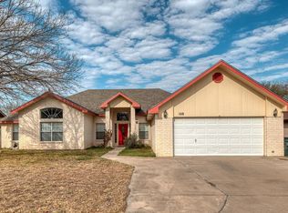 108 Burwood Ln, Del Rio, TX 78840