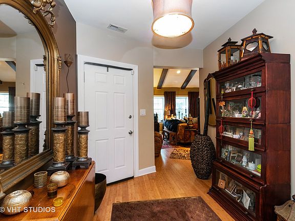 2nd image of 7446 N Hoyne Ave #3