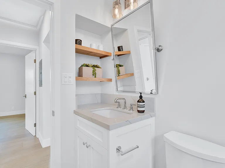 1022 Grant St #B — Photo 17