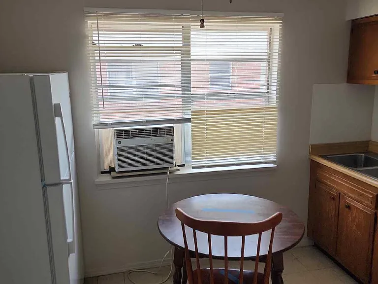 902 Sinclair St #3 — Photo 14