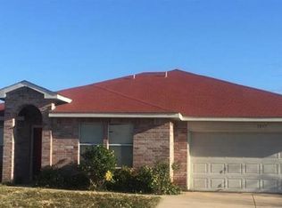 5837 River Ridge Dr, Haltom City, TX 76137