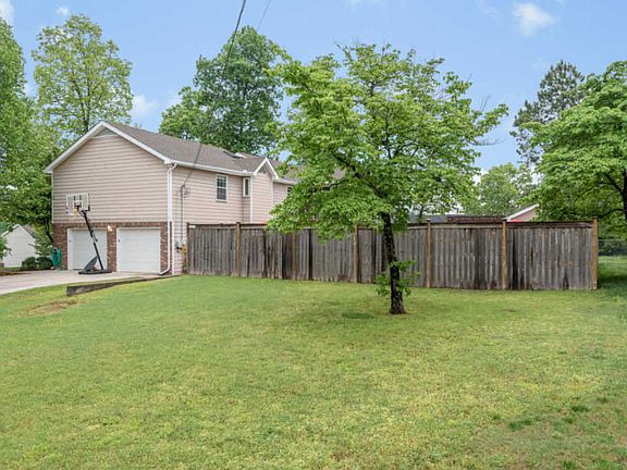 4th image of 15 S Middleview Dr