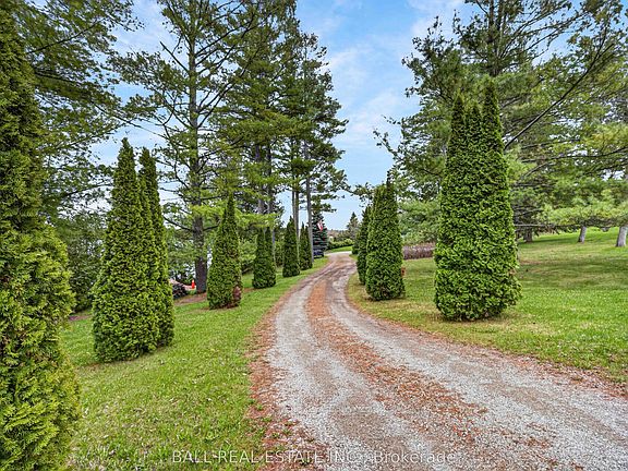 2nd image of 1725 Youngs Point Rd