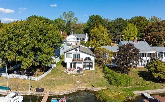 2nd image of 40 Dockside Dr