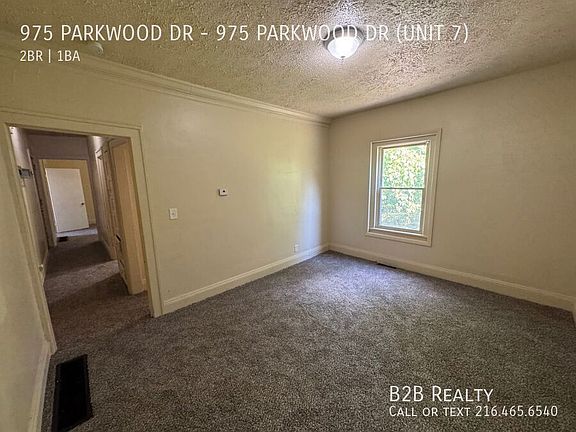 4th image of 975 Parkwood Dr #Uni