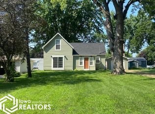 628 3rd St SW, Britt, IA 50423