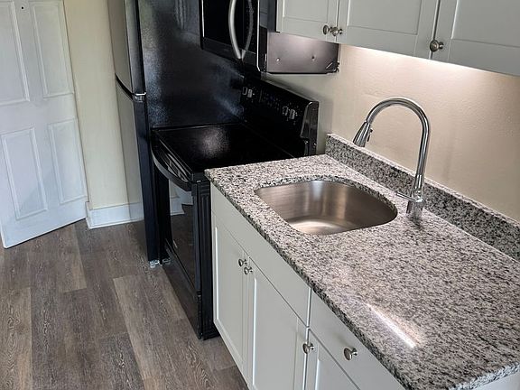 3rd image of 834-836 Central St #836-3