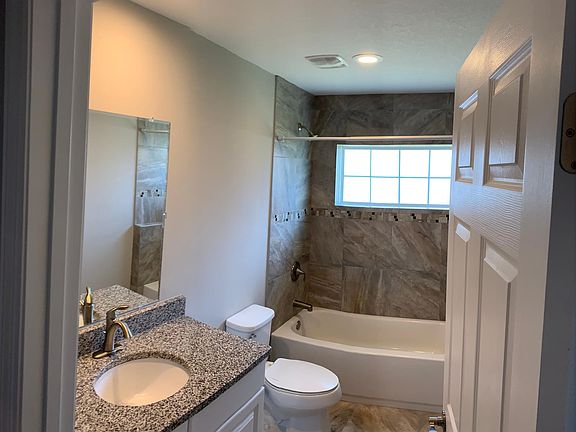 3rd image of 2 Wood Arbor Ln #B