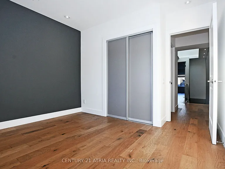 10 Palmerston Ave — Photo 38