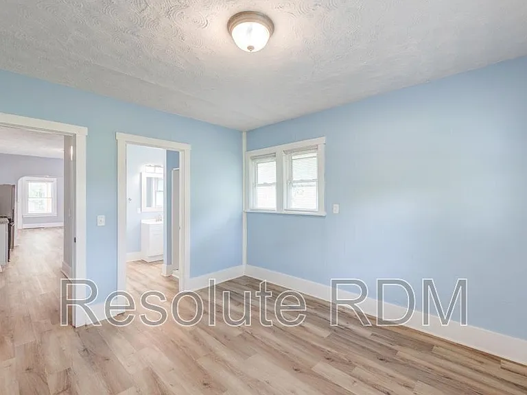 1308 E Taylor St — Photo 22