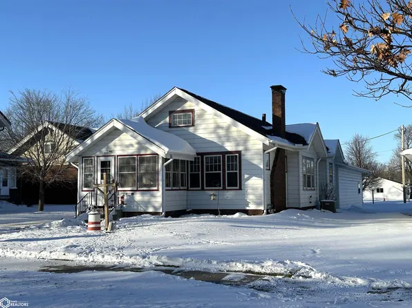 703 E Broadway St, Eagle Grove, IA 50533