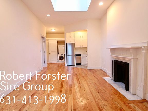 3rd image of 17 W 73rd St APT 4F