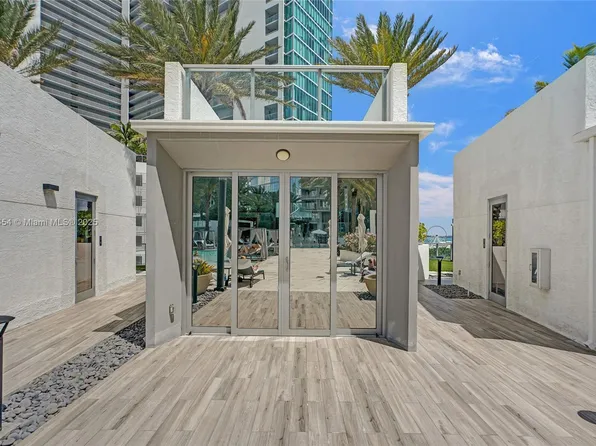 851 NE 1st Avenue Cabana #7, Miami, FL 33132