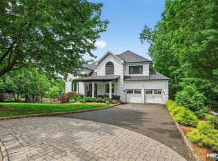 23 Pierson Ct, Mahwah, NJ 07430