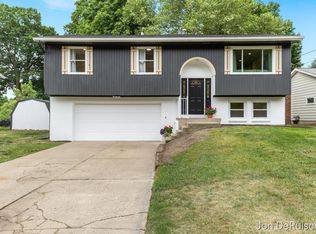990 72nd St SE, Grand Rapids, MI 49508