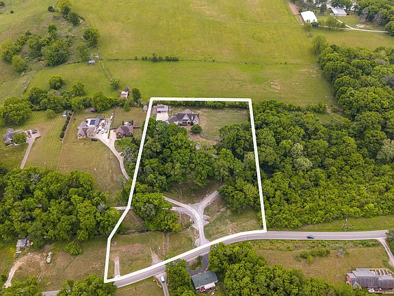 3rd image of 3946D Hickory Ridge Rd #D