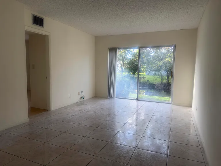 3213 NW 103rd Ter #107-C — Photo 6