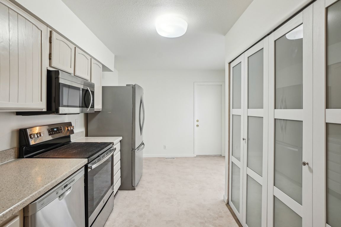 S Sable Blvd-2204-024.jpg