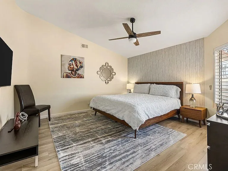 344 Vista Royale Dr — Photo 25