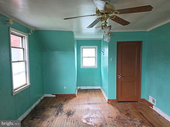 5th image of 2340 Ivy Ave