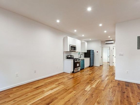 3rd image of 10418 89th Ave