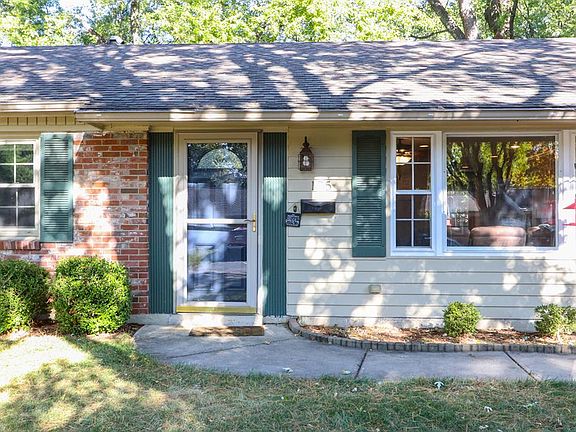 2nd image of 175 Cloverwood Dr