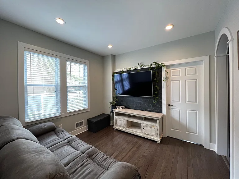 516 Hickory St #1 — Photo 7