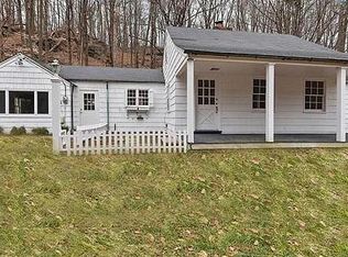 345 Sarles St, Mount Kisco, NY 10549