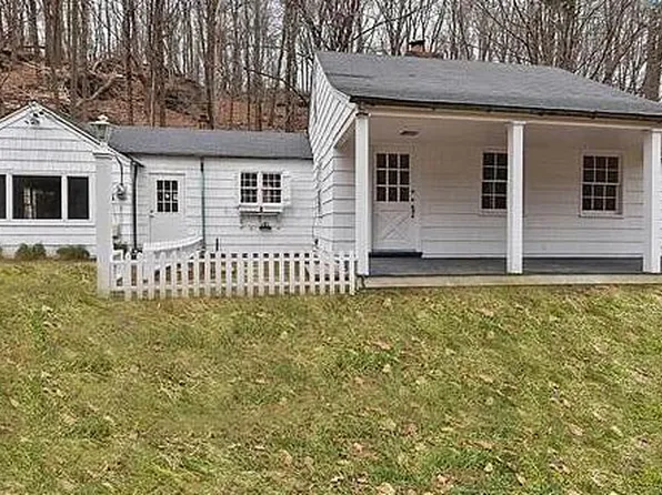 345 Sarles St, Mount Kisco, NY 10549