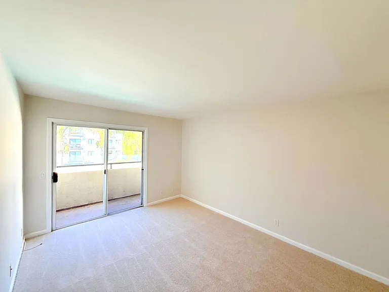 4702 Fulton Ave #209 — Photo 15