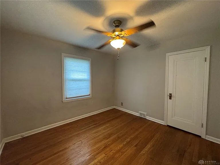 1260 Delaine Ave — Photo 11