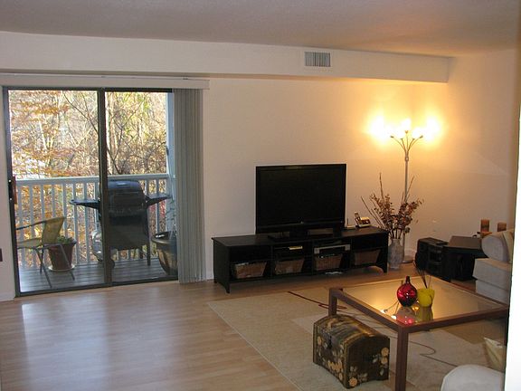 2nd image of 73 Brookwood Dr APT B