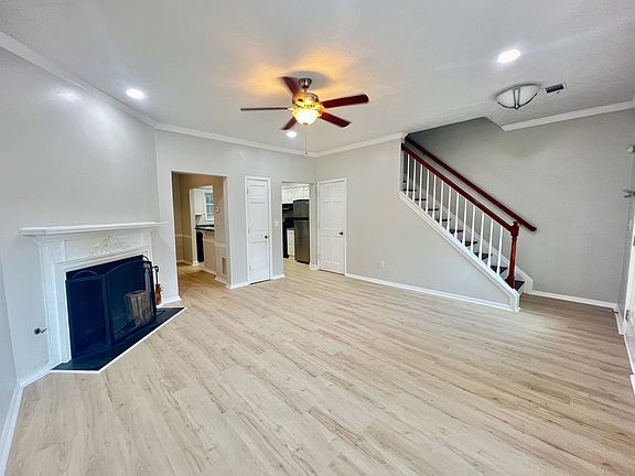 4th image of 604 Wedgewood Way