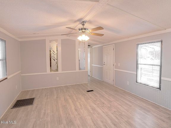 5th image of 2937 Indian Street SW