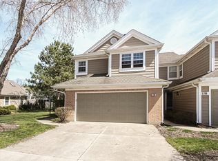 290 Woodstone Cir, Buffalo Grove, IL