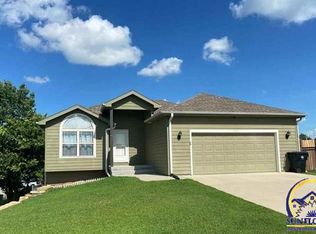 2842 SE Powell St, Topeka, KS 66605