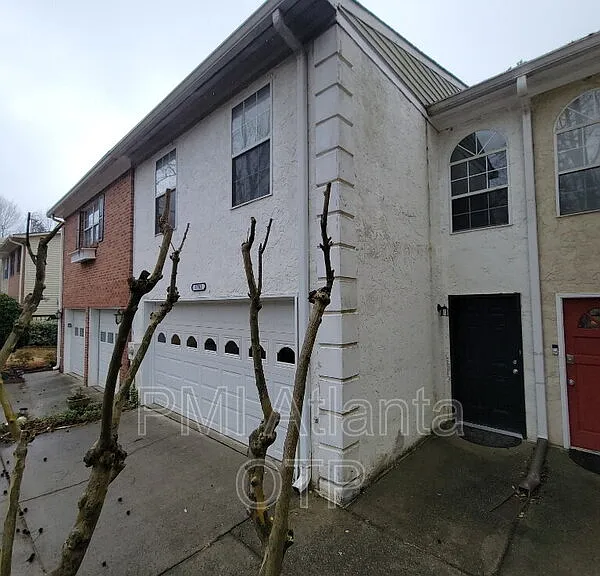 1782 Millview Dr — Photo 1