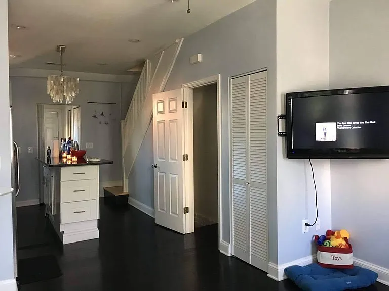 2735 Sherman Ave NW — Photo 3